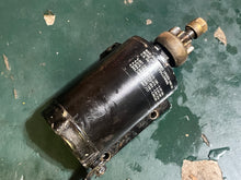 Charger l'image dans la galerie, 40 50 hp Johnson Evinrude STARTER MOTOR 583482 Two Stroke 1989-1994 some compatibility 35 48 hp
