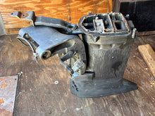 Charger l'image dans la galerie, 40 50 hp Yamaha 20” LONG MIDSECTION UPPER CASING 6H4-45111-10-4D SWIVEL 697-43311-03-4D STEERING ARM 6H4-42510-02-4D EXHAUST 
