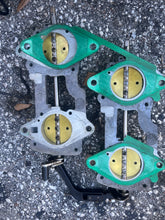 Cargar imagen en el visor de la galería, 140 125 120 hp Evinrude Johnson v4 THROTTLE BODY ASSY 0432511 with CARBURETOR LINK 0432773 two stroke looper 1988-1990
