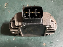 Cargar imagen en el visor de la galería, DF 30 25 hp Suzuki voltage RECTIFIER REGULATOR 32800-88L01 four stroke 2018-2024 some compatibility 40 50 60 hp
