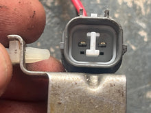 Cargar imagen en el visor de la galería, f 60 50 70 hp Yamaha 63P-82310-01-00 IGNITION COIL boot cord 6CJ-82340-00-00 2015 will work up to 150 with different cord
