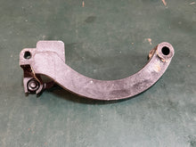 Load image into Gallery viewer, 60 50 40 hp Mercury EFI 8259571 SHIFT LEVER oem 825957-1 Four Stroke 822459 RETAINER, 2 stroke 30-50hp
