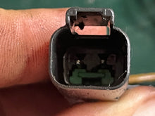 Load image into Gallery viewer, ❌90 115 hp Johnson 0584762 ENGINE CABLE ASSY 0586228 RELAY &amp; CABLE ASSY nla 0334191 relay BRACKET ois 1998-2001 TWO STROKE
