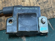 Cargar imagen en el visor de la galería, 85 90 100 115 125 130 140 hp Johnson Evinrude 582508 512227 Ignition Coil 1985-2004 two stroke 183-2508 18-5179
