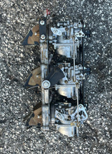 Charger l'image dans la galerie, 90 75 hp Yamaha 6H1-14301-15-00 CARBURETOR set 14302 14303, 6H1-13641-02-94 MANIFOLD, 688-13610-00-00 REED VALVE two stroke 1
