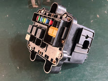 Cargar imagen en el visor de la galería, f 350 hp Yamaha 6AW-82170-01-00 FUSE BOX ASSY &amp; Stay 6AW-82171-00-00 electrical four stroke 2007-14
