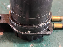 Load image into Gallery viewer, 75 - 175 hp Evinrude E-tec vst CHAMBER BOTTOM 5004428 two stroke 1998-2005 some Ficht motors some 40-300 hp compatibility
