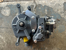 Cargar imagen en el visor de la galería, DF 2.5 hp Suzuki  CYLINDER BLOCK crankcase 11200-97J20 HEAD COVER 11110-97J30 four stroke 2023-2024

