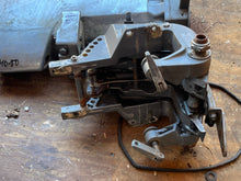 Charger l'image dans la galerie, 40 50 hp Yamaha 20” manual tilt MIDSECTION UPPER CASING 6H4-45111-10-4D SWIVEL 697-43311-03-4D STEERING ARM 6H4-42510-02-4D E
