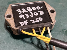 Charger l'image dans la galerie, DF 250 225 200 hp Suzuki voltage RECTIFIER &amp; REGULATOR 32800-93J03 oem four stroke ‘07-22
