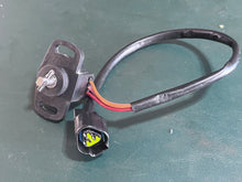 Cargar imagen en el visor de la galería, 200 225 250 hp Yamaha THROTTLE SENSOR ASSEMBLY TPS 6R5-85885-01-00 Two Stroke
