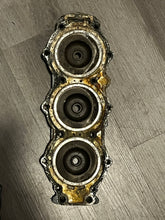 Load image into Gallery viewer, 2 left for dealer pickup jan2026——90 hp Yamaha CYLINDER HEAD 1 6H1-11111-01-94 COVER 688-11191-00-9M two stroke 1984-2001 som
