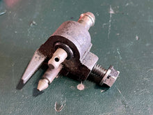 Cargar imagen en el visor de la galería, OMC Johnson Evinrude fuel fitting 0376154 two stroke
