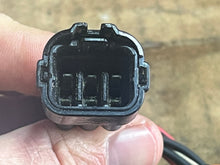 Charger l'image dans la galerie, DT 30 25 hp Suzuki 32900-95D00 CDI f8t12271 outboard inline 3 cylinder (for carb motor) TWO STROKE 1988-1997
