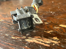Cargar imagen en el visor de la galería, 90 - 300 hp Evinrude Ficht 0586948 SWITCHER STATOR electrical Two Stroke oem
