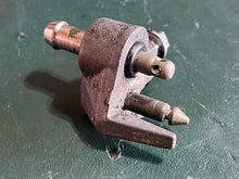 Cargar imagen en el visor de la galería, OMC Johnson Evinrude fuel fitting 0376154 two stroke
