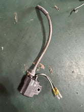 Charger l'image dans la galerie, DT 150 200 hp Suzuki ig-39 IGNITION COIL 9” cord NO BOOT two stroke
