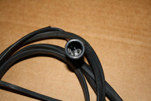 Load image into Gallery viewer, Yamaha Remote  oil Tank Harness 10 ft old sytle to level sensor
