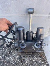 Load image into Gallery viewer, 90 70 hp Yamaha POWER TRIM &amp; TILT 6H1-43800-12-EK Two Stroke 1988-1991 some 60 hp
