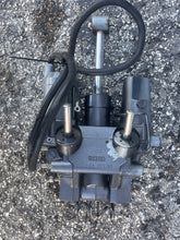 Load image into Gallery viewer, 90 70 hp Yamaha POWER TRIM &amp; TILT 6H1-43800-12-EK Two Stroke 1988-1991 some 60 hp
