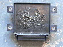 Load image into Gallery viewer, f 225 200 Yamaha ECU Control Unit F8T94471 69J-8591A-30-00 69J-30 Four Stroke 2005 older 69j-31 32 33

