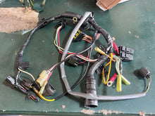 Cargar imagen en el visor de la galería, f 90 75 hp Yamaha engine WIRE HARNESS 67F-82590-03-00 Four Stroke 2003 some 80 100 hp
