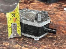 Charger l'image dans la galerie, 115 130 hp Yamaha FUEL PUMP 6E5-24410-03-00 two stroke 1984-1990 some 150 175 200 220 hp
