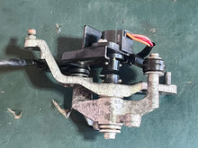 Cargar imagen en el visor de la galería, f 90 hp Yamaha tps THROTTLE SENSOR 61A-85885-00-00 LEVER 67F-42154-00-94 BRACKET 67F-41661-00-94 four stroke 1999-2004 some 80 100 hp
