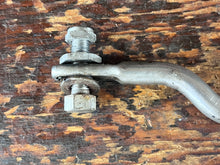 Cargar imagen en el visor de la galería, 75 80 85 90 hp Yamaha STEERING ARM 688-61350-10-00 DRAG LINK Two Stroke 2000-2009
