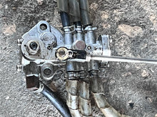 Charger l'image dans la galerie, DT 150 200 hp Suzuki OIL PUMP 16100-87D10 ROD 67413-94300 CONNECTORS 19131-95502 Two Stroke 1987-1997 some 175 225 hp Carbureted
