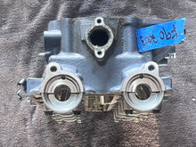 Cargar imagen en el visor de la galería, F 90 75 hp CYLINDER HEAD ASSY 67F-11110-10-94 Four Stroke 2003 also 80 100 hp 2002-2003
