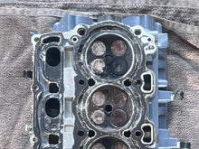 Cargar imagen en el visor de la galería, F 90 75 hp CYLINDER HEAD ASSY 67F-11110-10-94 Four Stroke 2003 also 80 100 hp 2002-2003
