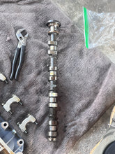 Cargar imagen en el visor de la galería, F 90 75 hp CYLINDER HEAD ASSY 67F-11110-10-94 Four Stroke 2003 also 80 100 hp 2002-2003
