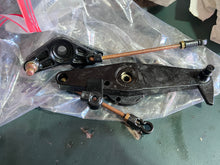 Load image into Gallery viewer, 40 50 hp Nissan Tohatsu THROTTLE ADVANCE ARM 3C8637110M 3C8637111M THROTTLE CAM 3C8637040M Two Stroke 2003
