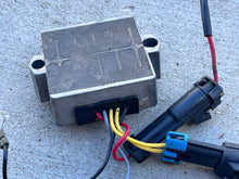 Charger l'image dans la galerie, 50 25-60hp Mercury EFI VOLTAGE REGULATOR RECTIFIER 883071T1 8M0070135 Four Stroke
