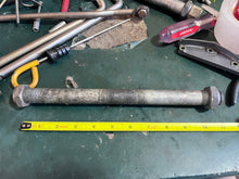 Charger l'image dans la galerie, f 50 40 25 hp Yamaha CLAMP BRACKET BOLT tilt tube 63D-43131-01-00 Four Stroke Yamamerc Mercury 19614 1995-2003
