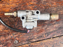 Charger l'image dans la galerie, 100 115 150 200 225 hp Yamaha FUEL METER SENDER UNIT 6Y5-85752-02-00 Two Stroke 2000-2006 superseded 90891-40351-00 6Y5-85752-00-00 some 175 300 hp
