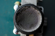 Load image into Gallery viewer, DF 60 70 HP Suzuki 13300-99E01 THROTTLE BODY 1998-2009 throttle lever &amp; rod Four Stroke 1999
