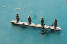 Charger l'image dans la galerie, DF 60 70 HP Suzuki FUEL INJECTOR 15710-66D00 with DELIVERY PIPE Four Stroke 2001-2009

