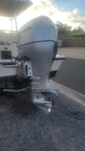 Charger l'image dans la galerie, BF 135 hp Honda Four stroke clean runner- 2016 low hrs, 25 inch
