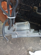 Cargar imagen en el visor de la galería, 40 50 yamaha 2 stroke single ram trim assy clean up and down wo leaks
