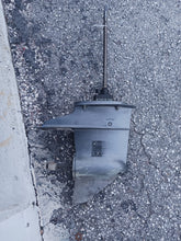 Cargar imagen en el visor de la galería, F 25 f30 yamaha 4 stroke oem 15 inch short shaft lower unit

