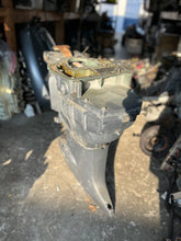 Cargar imagen en el visor de la galería, F 115 hp Yamaha FXRA 25” midsection, engine holder with good swivel &amp; steering arm FOUR STROKE
