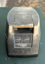 Load image into Gallery viewer, F 9.9 hp Yamaha TOP COWLING engine cover FOUR STROKE 85-92 6G8-42610-60-4D
