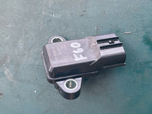 Cargar imagen en el visor de la galería, f 60 hp Yamaha 68F-83688-00-00 PRESSURE SENSOR intake OEM 50-90 hp
