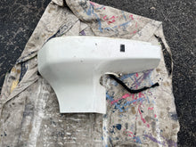 Charger l'image dans la galerie, 200 225 250hp Johnson lower side covers 0439762 strbd Two Stroke bottom cowl
