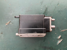 Cargar imagen en el visor de la galería, T 9.9 hp Yamaha 6G8-15358-00-00 INTAKE OIL SEPARATOR F9.9 four stroke 9.9 hp
