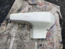 Charger l'image dans la galerie, 200 225 250hp Johnson lower side covers 0439762 strbd Two Stroke bottom cowl
