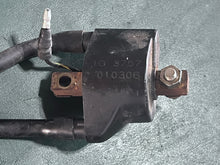 Cargar imagen en el visor de la galería, 25 30 hp Tohatsu Nissan 3A0060401 IGNITION COIL WITH RESISTANCE CAP two stroke
