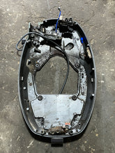 Charger l'image dans la galerie, f 115 hp Yamaha 68V-42710-00-8D BOTTOM COWLING ASSY 2001-2002 four stroke
